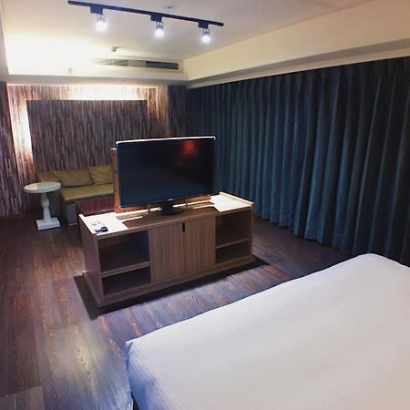 Love Hotel Taipei Exterior photo
